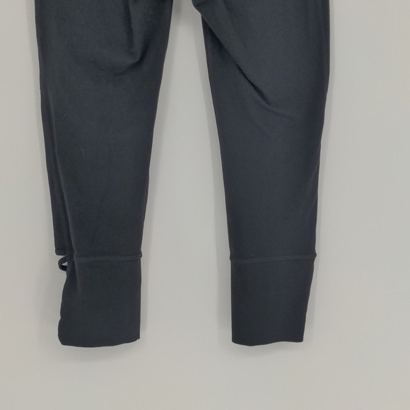 Athleta Mind Over Matter Black Lattice Detail Capri Legging Size Extra Small - Picture 10 of 16